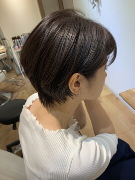 ネウィ 京橋(newi) 【uta*_girls】 yoko ショート ショートボブ グレージュ