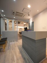 グラ デザイン アンド ヘアー 難波店(GRAS DESIGN & HAIR by HEADLIGHT) スタッフ 募集