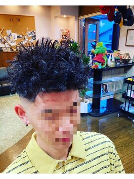 グルームハウスバイジェントル(GROOMHOUSEbyGENTLE) 針金パーマ×アフロツイスト