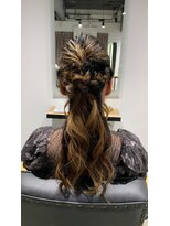 ハーフアップ×ロングスタイル