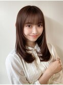 大人可愛い小顔前髪顔まわりミディアムレイヤーストレート