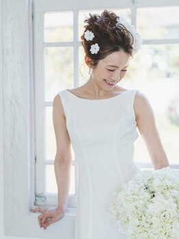 ユニークスタンダード(UNIQUE STANDARD)の写真/【北新地駅30秒】ヘアセット¥1500～☆ブライダルや二次会におすすめ！ヘアセットだけでなくメイクも対応♪