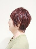 ツヤと立体感のあるショートスタイル