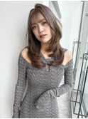 韓国ヘアロングレイヤーカットミルクティーベージュ前髪カット