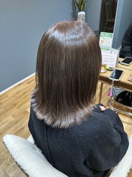 リビングルームス 茅ヶ崎(Living rooms) 外ハネ/レイヤー/ミディアム/30代