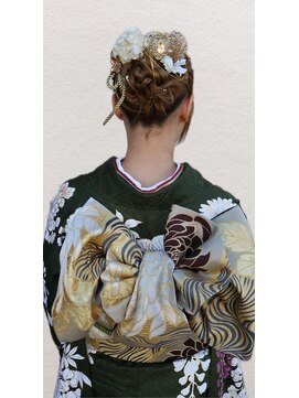 チーモ ハッピー ヘア メイク(CheeMo happy hair make) 成人式アップスタイル