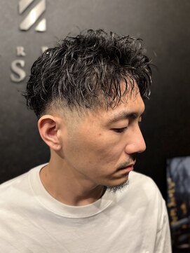 バーバークラシックス(BARBER CLASSICS) スキンフェード/ピンパーマ/ツーブロック/スパイキーショート