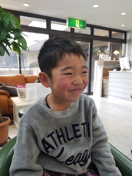 ノラ(Norah) はにかみボーイ キリッとベリーショート