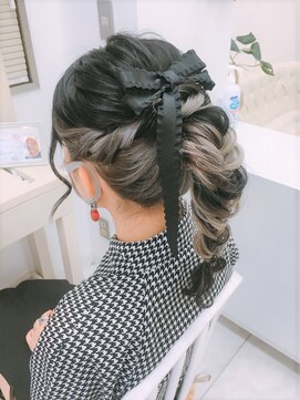 リサ 恵比寿(risa.) フィッシュボーンの編み下ろしポニー