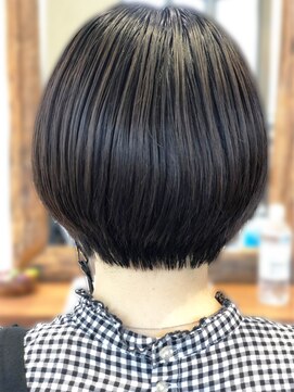 ヘアーレナータ 八王子(HAIR RENATA) 20代30代大人可愛い艶感グレージュ切りっぱなしショート