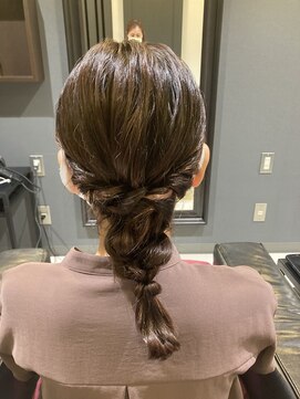 アイディー ヘアメイク(iDhair&make) ルーズになり過ぎない編み下ろし