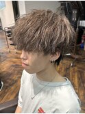 前下がりマッシュ ブリーチカラー