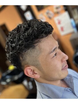 ピシャッとニ代目銀二郎 カーリーパーマ