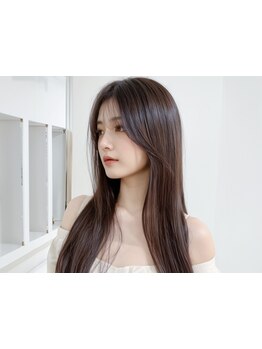 自然な仕上がりに感動☆ 柔らか質感ストレートでクセ毛のお悩み解決！