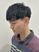 ヒュイル バイ ニアウ(Hwyl by Niau)&nbsp;メンズマッシュセンターパートスパイラルパーマニュアンスパーマ