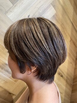 アース 岩槻店(HAIR&MAKE EARTH)の写真/岩槻★「隠す」カラーから「魅せる」カラーへ◎トリートメントをしたような艶のある仕上りを実現♪