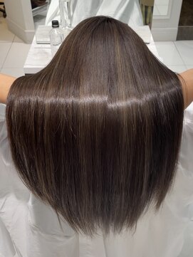 マリックインク バイ キューミー(MARIC inc. by Qmee) 【マリコ】水素トリートメント/大人の艶髪/大人レイヤーカット