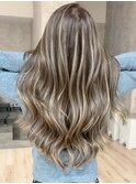 ハイライトカラーミルクティーベージュレイヤーカット