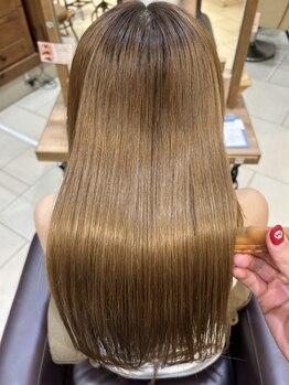 リーナ ビューティガーデン(LiNA BeautyGarden)の写真/朝のセットが驚くほど楽に決まる！真っ直ぐすぎない自然な質感で、髪質改善を実現するストレートスタイル☆