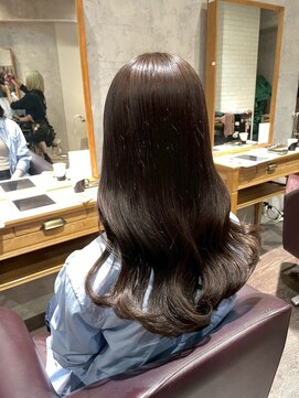 アフィナー(Afinar) 【横浜駅/横浜西口】ダークブラウン