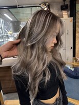 ラフ(LAFF)&nbsp;バレイヤージュ/シャドウルーツ/ハイライト/レイヤーカット