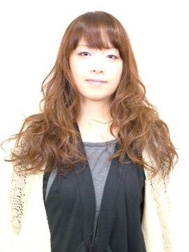 サンセリテ(Sincerity) 重さの中にもやわらかな、動きのあるナチュラルスタイル