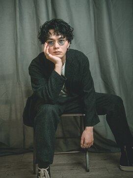 オーシャントーキョーオーバー 渋谷(OCEAN TOKYO OVER) スーツ短髪ツーブロック束感モテるパーママッシュ黒髪波巻き