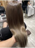 スモーキーグレージュ