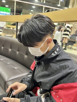 ゼスト 吉祥寺店(ZEST) センターパート 毛流れパーマ 【吉祥寺 鈴木楓竜】