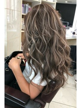 リア 大阪梅田(Ria) ～ハイライトカラー～【Ria 大阪 梅田】