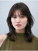 顔周りレイヤーに柔らかく透けるベージュカラー