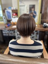 アート(art)&nbsp;髪質改善ストレートで丸みショ－トヘア