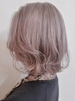 ブロック ジャポン(bloc japon)&nbsp;透明感ペールアッシュベージュくびれレイヤーカットくびれヘアー
