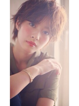 ミンクス 青山店(MINX) リリーコリンズ 真木よう子 風 レディハンサムショート