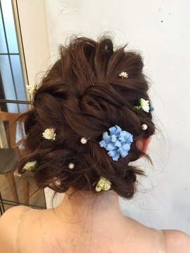 ペイジバイネオリーブ 吉祥寺店(Paige by Neolive) お花が可愛いヘアアレンジ