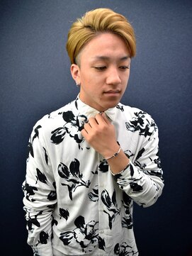 ヘアスタジオヘーフリヒ(HAIR STUDIO HoFLICH) 【タイト&ボリューム】