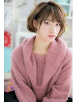 ミック ヘアアンドメイク アップ 駒込店(miq Hair&Make up)&nbsp;くせ毛風とろみカール＆くすみカラー耳かけフェミニンボブ