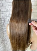 ストレートロングベージュレイヤーカットトリートメント透明感