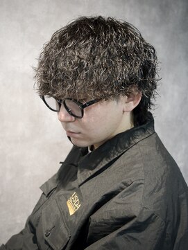 スウェルホワイト(SWELL WHITE) 波巻きスパイラルウルフ　福岡メンズパーマ　ツイストスパイラル