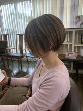 楽流頭 オブヘアー(of hair)&nbsp;白髪ぼかし前下がりショートボブ