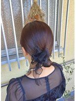 ティエドゥール エム(tiedeur × EMU)&nbsp;シニヨン創作シアーリボンアレンジ