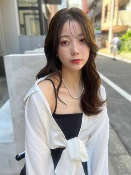 ユーフォリア 渋谷グランデ(Euphoria SHIBUYA GRANDE) センター分けくびれヘア前髪ロングレイヤー韓国ヘアエモージュ