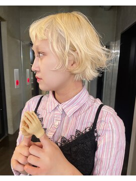 ランド(LAND) ホワイトブロンドベージュ　ミニボブ