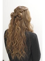 ブーミー(Bor mee)&nbsp;【Bormee】紐リボンのウェーブハーフアップ