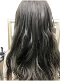 ウェーブ巻きアッシュグレー