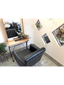 ナチュラル&アンティークな空間で人目を気にせずリラックス♪あなただけの上質なサロンタイムに…。