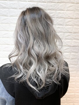 アーク イオン土山店(ARK) ホワイトグレーバレイヤージュ