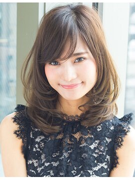 アフロート ギンザ(AFLOAT GINZA) ◎30代40代50代  ひし形鎖骨ミディアムレイヤー