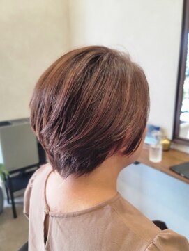 アネモネ(anemone) 顔周りスッキリショートスタイル