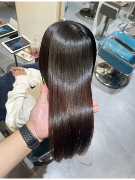 リラエ(Lyrae) 縮毛矯正/髪質改善/美髪カラー/トリートメント【大阪/西梅田】